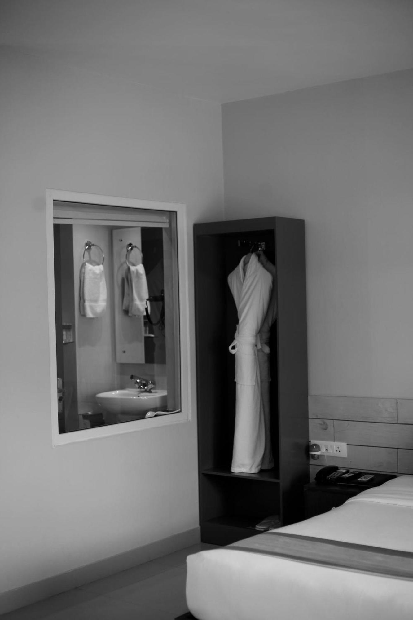 Hotel Swapna Bagh- Your Place 포카라 외부 사진