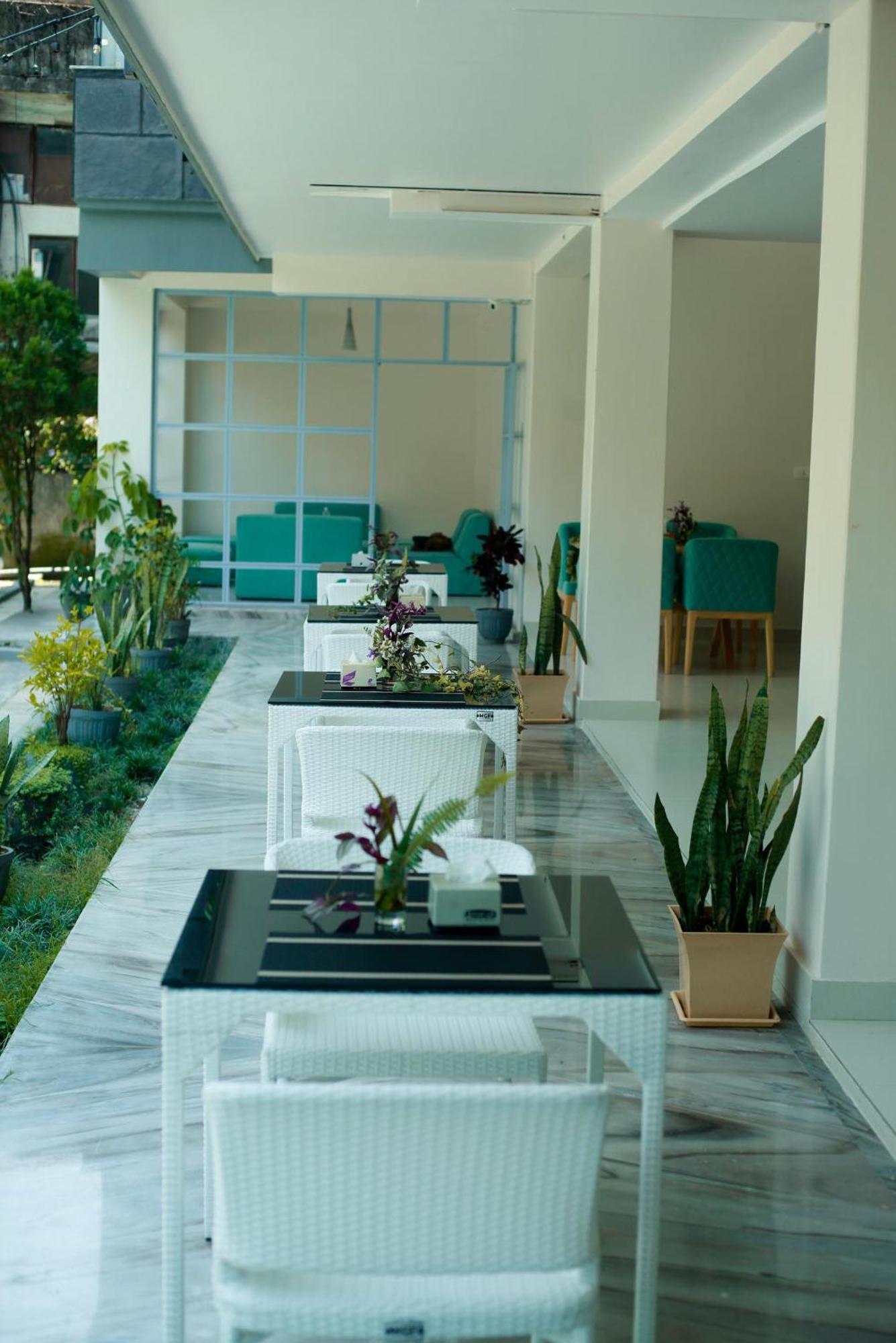 Hotel Swapna Bagh- Your Place 포카라 외부 사진