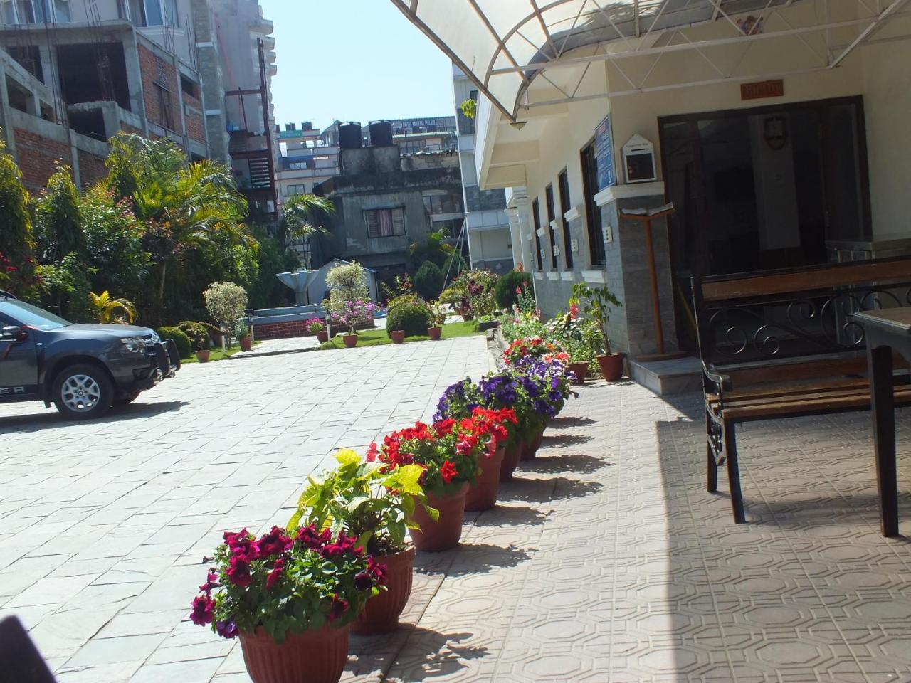 Hotel Swapna Bagh- Your Place 포카라 외부 사진